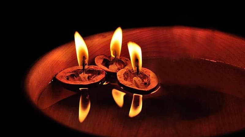 Candle in a Nutshell – Czech Christmas Tradition