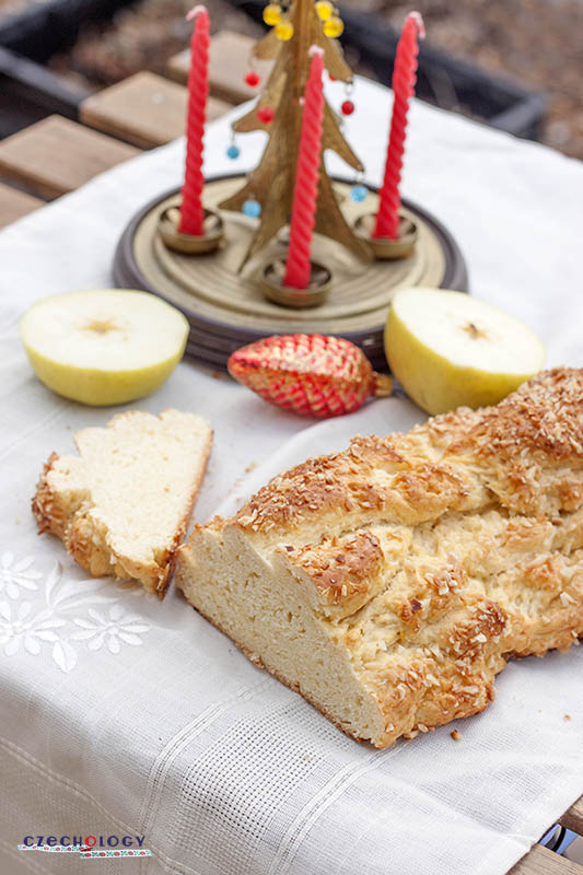 Vánočka, houska, štědrovka…history and names of the Czech Christmas Bread