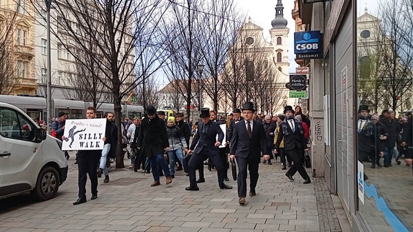 silly walk brno