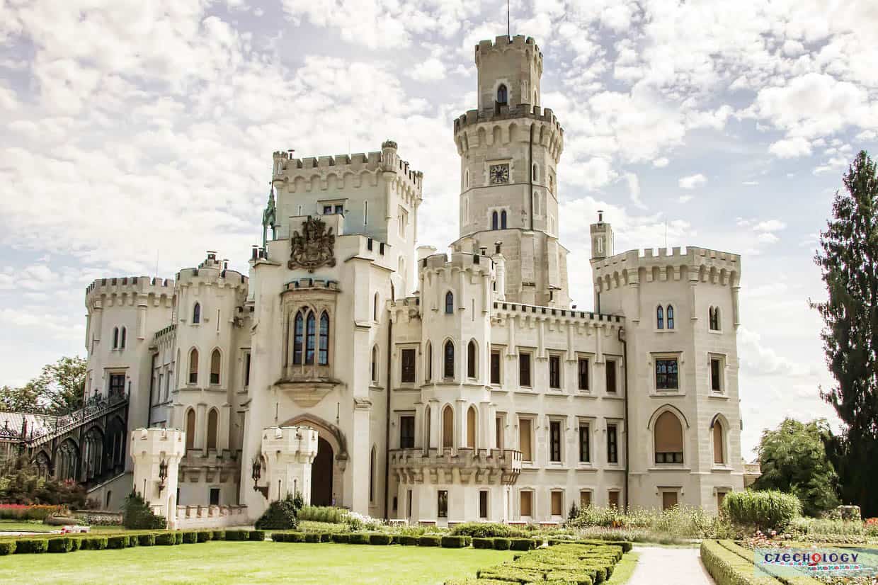 Hluboká nad Vltavou – Czech Sleeping Beauty Castle